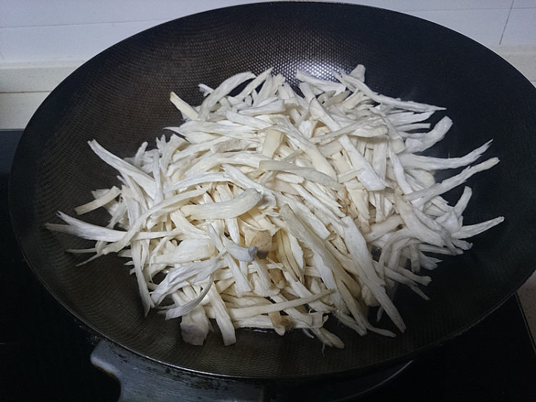 双椒杏鲍茹丝步骤4