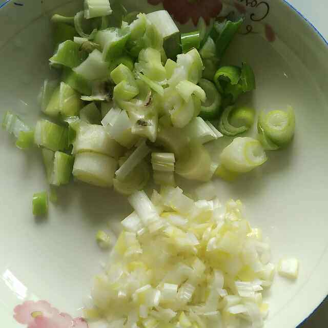莴笋瘦肉豆腐步骤3