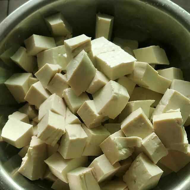莴笋瘦肉豆腐步骤5