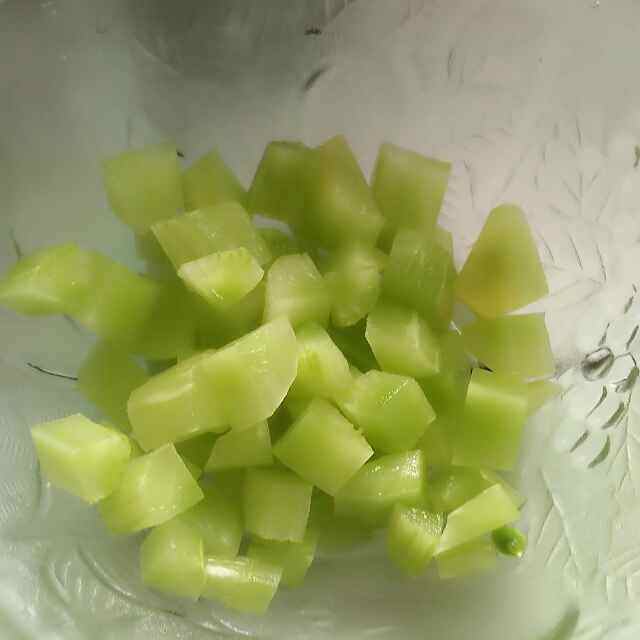 莴笋瘦肉豆腐步骤2