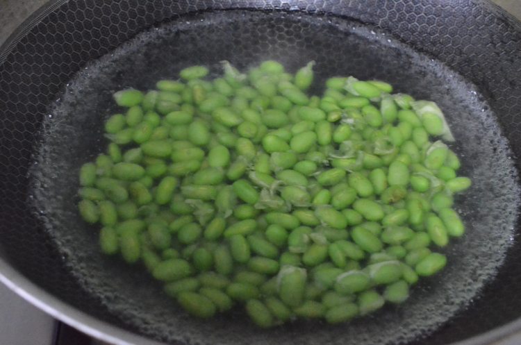 雪菜毛豆炒豆干步骤2