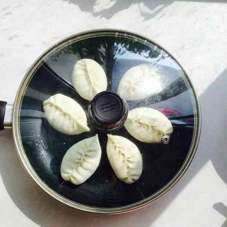肉馅水煎包步骤12