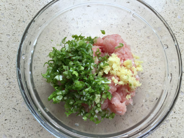翡翠白菜豆腐肉末水饺步骤5