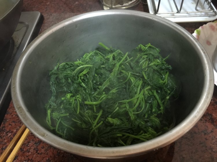龙葵菜脯粥步骤3