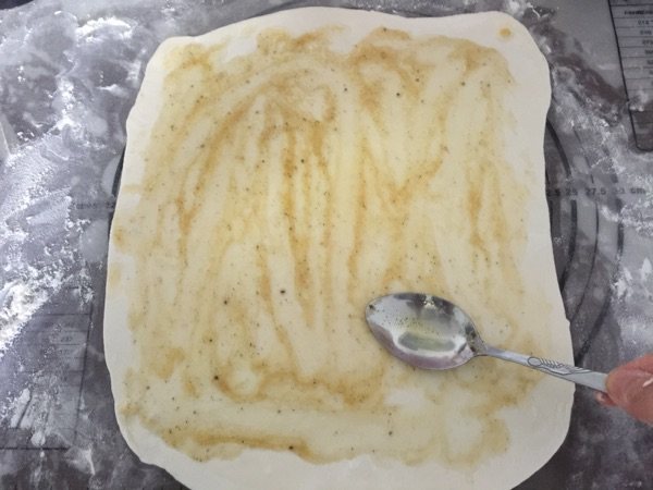 鸡油葱香手撕饼步骤9