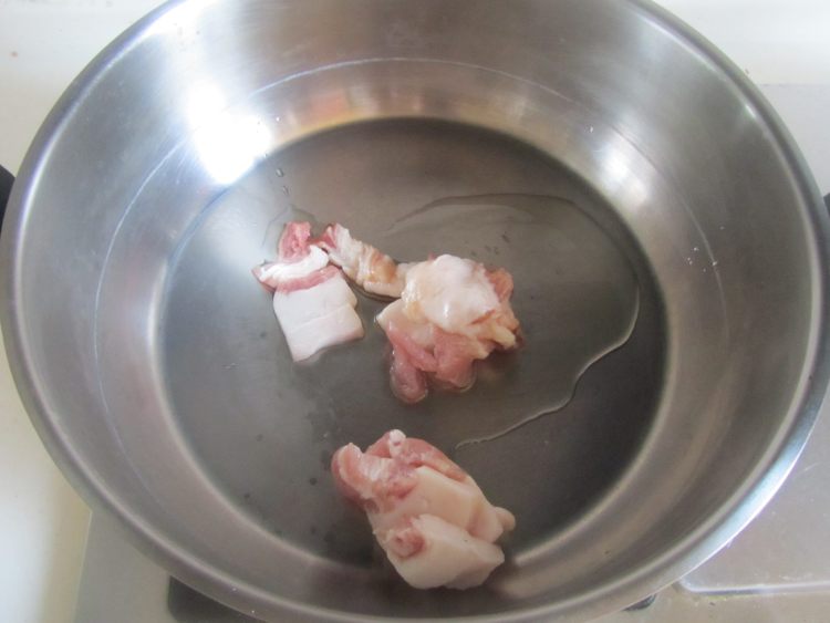 白菜豆腐炖粉条步骤1
