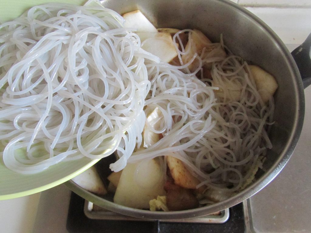 白菜豆腐炖粉条步骤7
