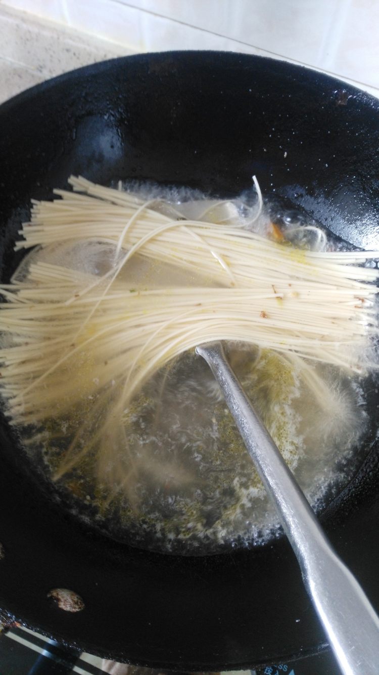 青菜肉末面条步骤4