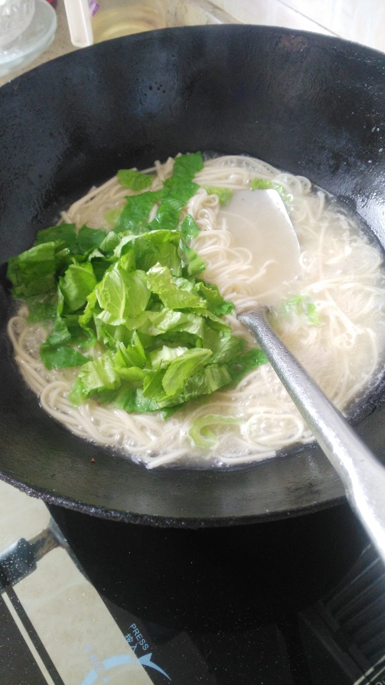 青菜肉末面条步骤6