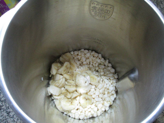 香蕉黏玉米汁步骤5