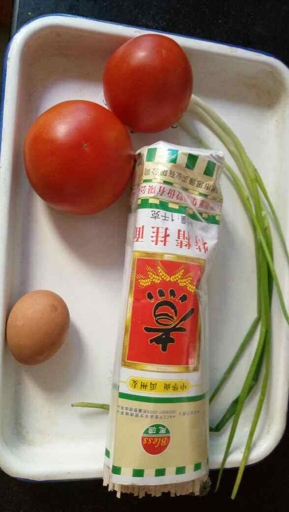干贝酱西红柿鸡蛋面步骤1