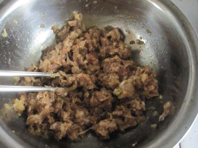 干蘑猪肉菠菜包子步骤3