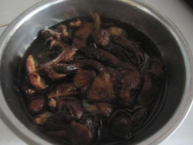 干蘑猪肉菠菜包子步骤4