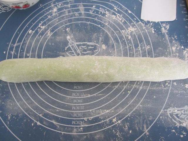 干蘑猪肉菠菜包子步骤7
