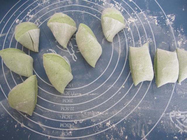 干蘑猪肉菠菜包子步骤8