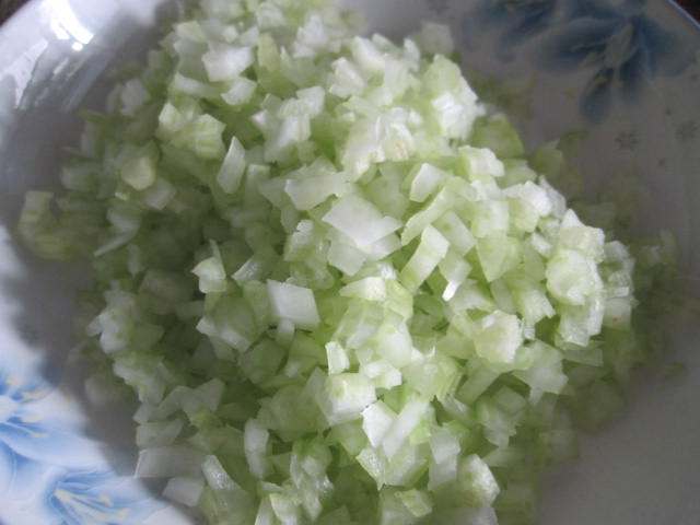杂蔬香干猪肉饺子步骤4
