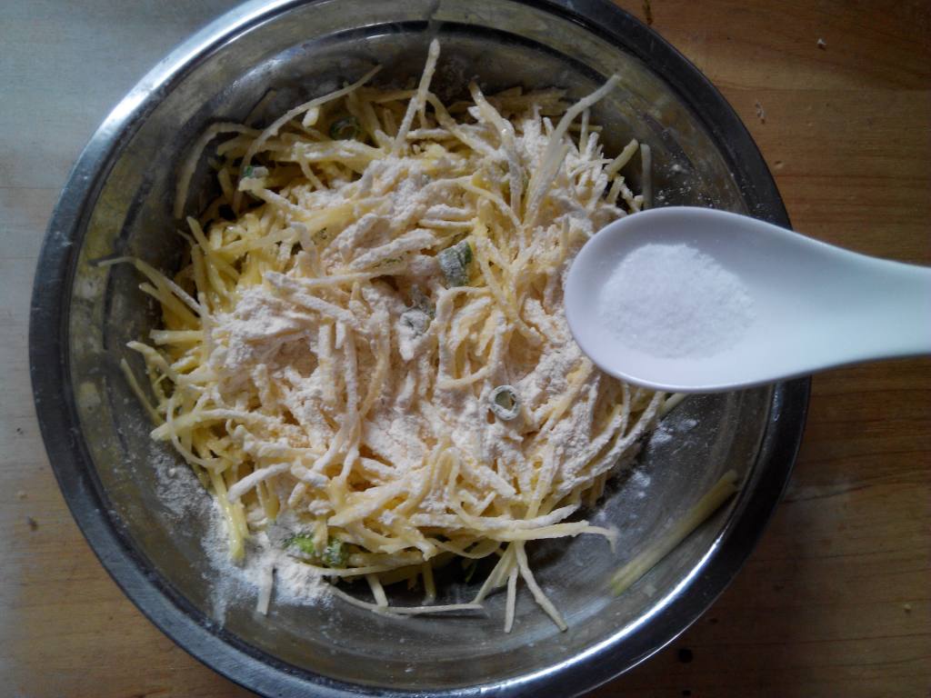 鸡蛋土豆饼步骤5
