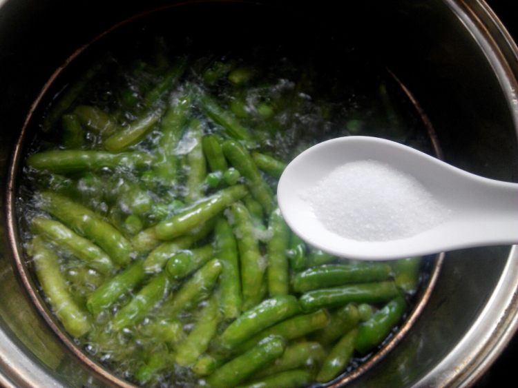 煮豌豆步骤4