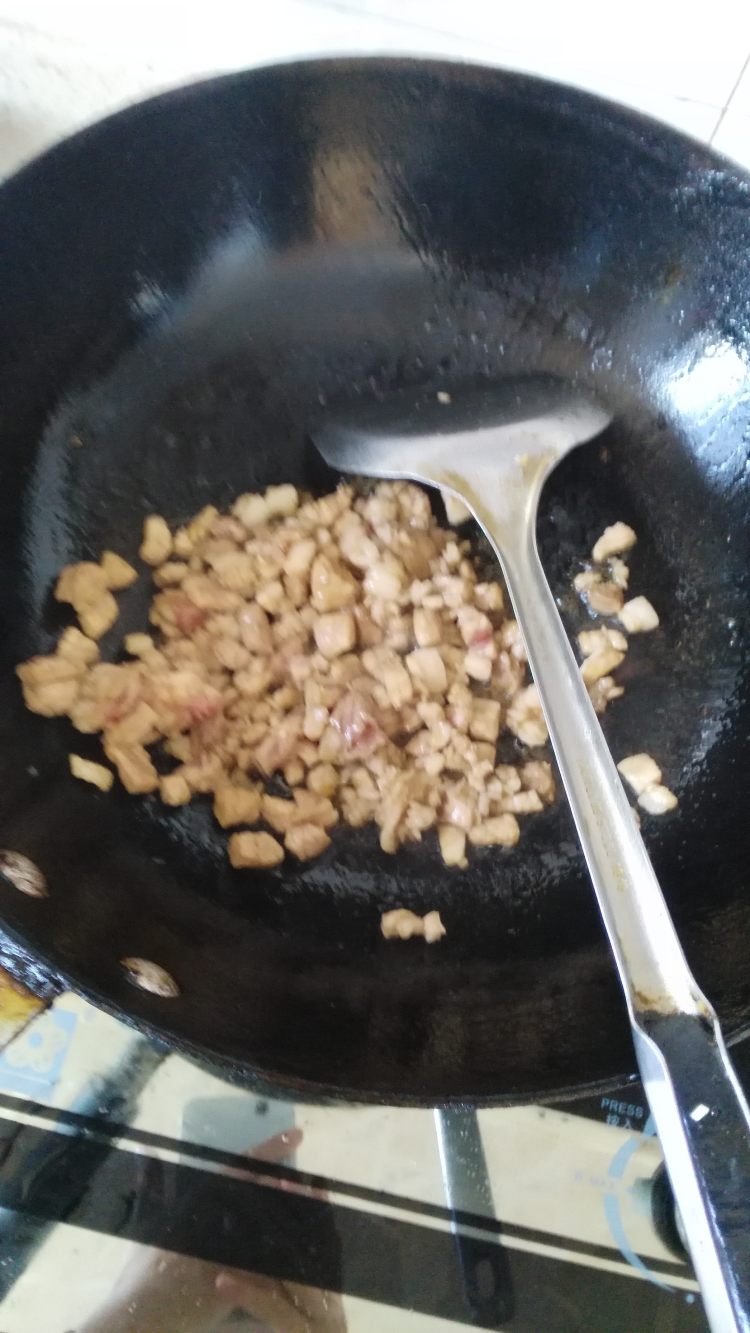 豆腐炒肉丁步骤3