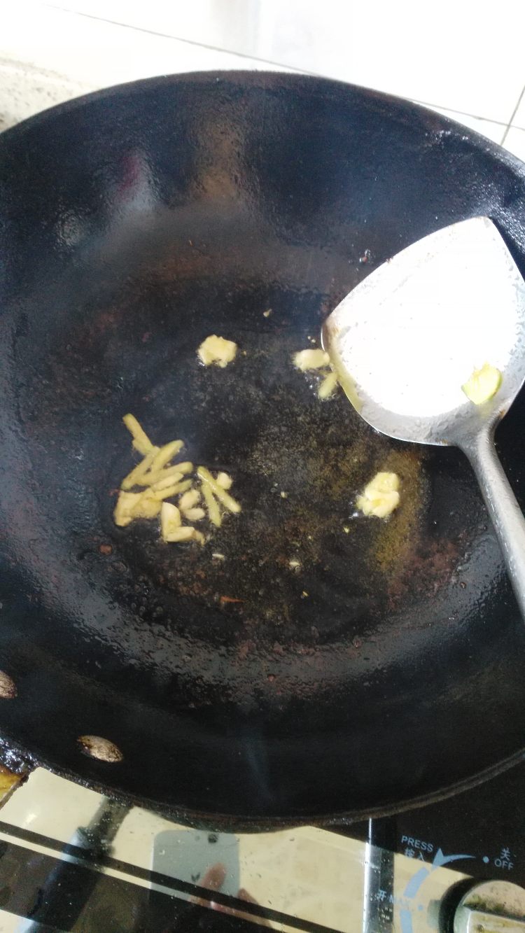 豆腐炒肉丁步骤4
