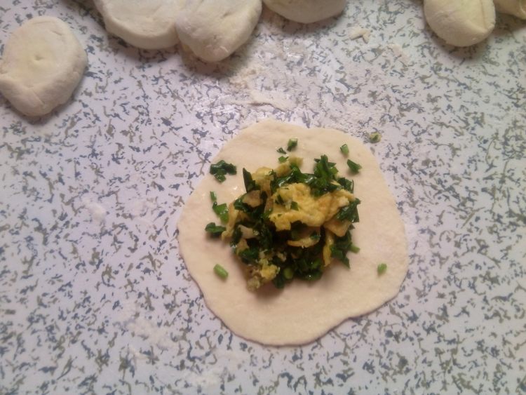 韭菜鸡蛋发面饼步骤8