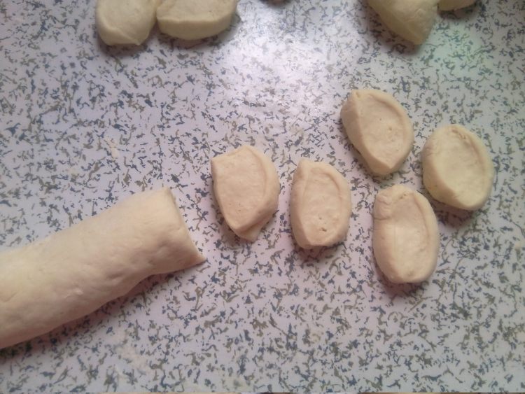 韭菜鸡蛋发面饼步骤7