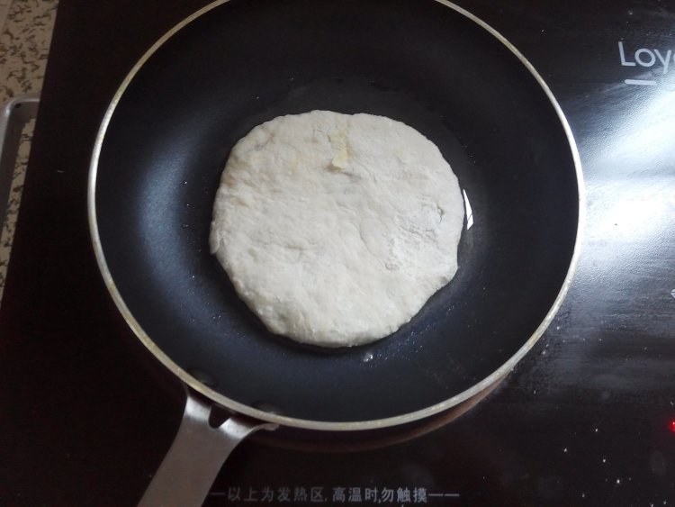 韭菜鸡蛋发面饼步骤10