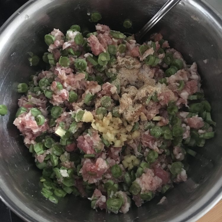 豇豆猪肉饺步骤3