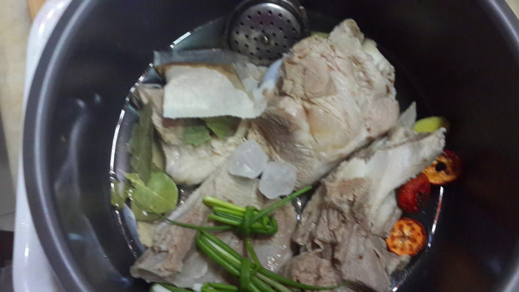 酱大骨头步骤7