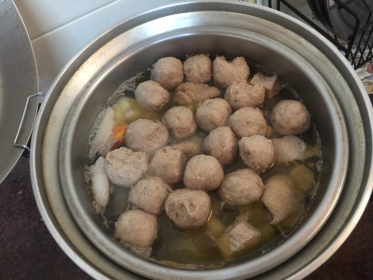 萝卜鸡腿汤步骤6