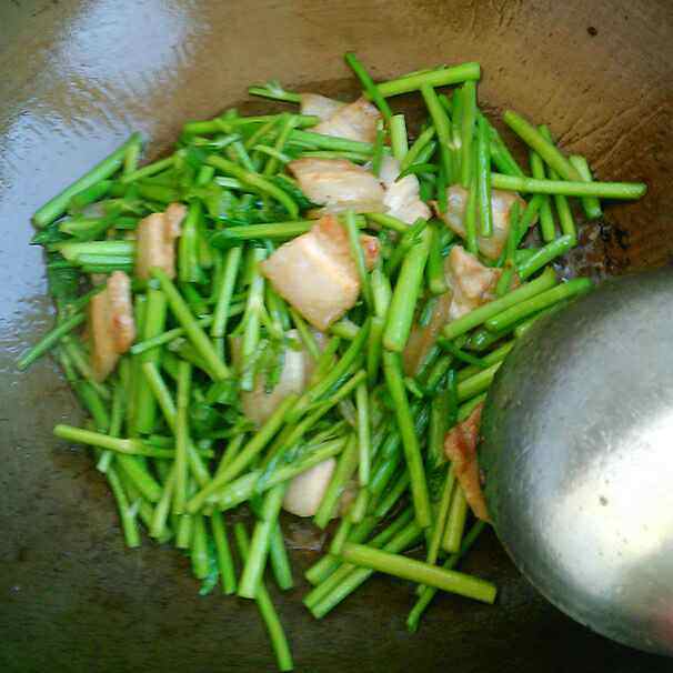 芹菜炒肉#多效护理一步骤5
