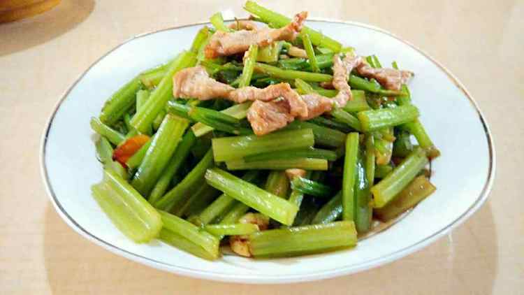 芹菜炒肉#多效护理一步骤6