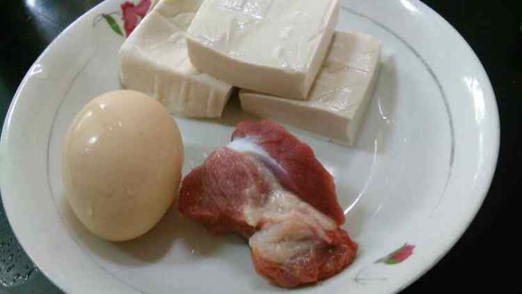 豆腐蒸蛋步骤1