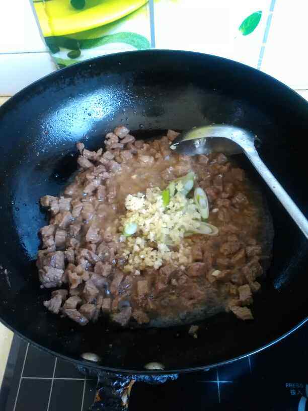 胡萝卜土豆牛肉粥步骤5