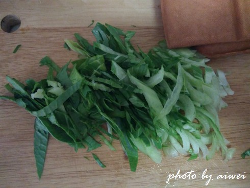 肉末香干油菜丝步骤2