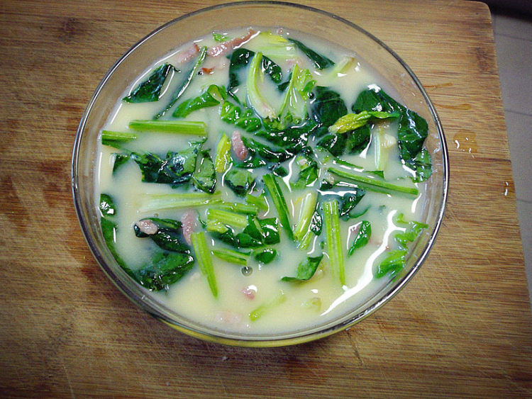 菠菜培根炖蛋步骤8