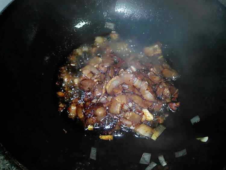 包菜土豆炒肉片步骤7