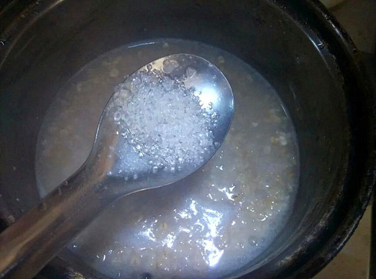坚果牛奶煮燕麦步骤3