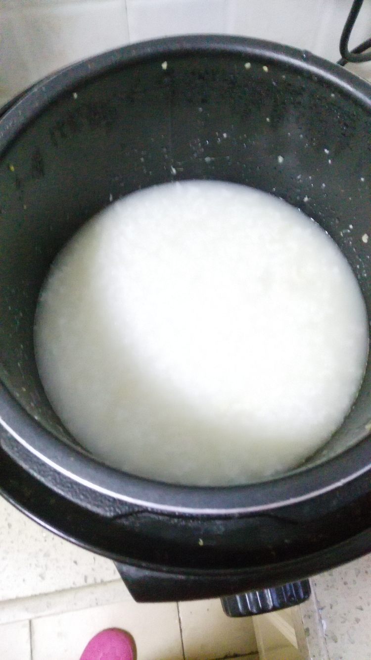 白菜西红柿瑶柱粥步骤3