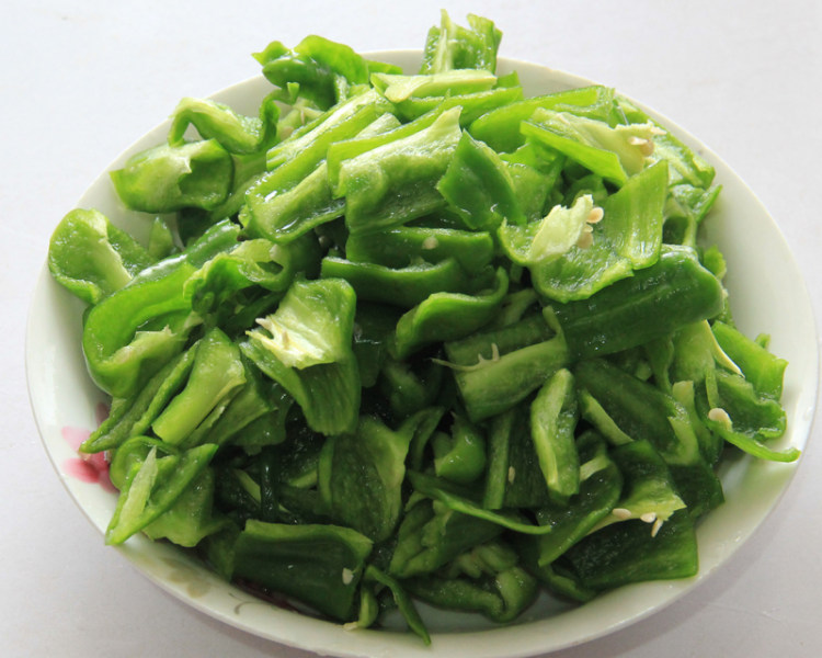 青椒番茄炒牛肉步骤4