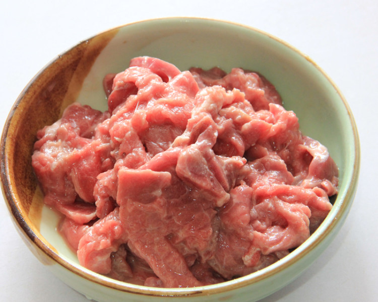 青椒番茄炒牛肉步骤2