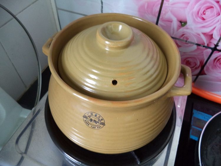 玉米淮山鲫鱼汤步骤7