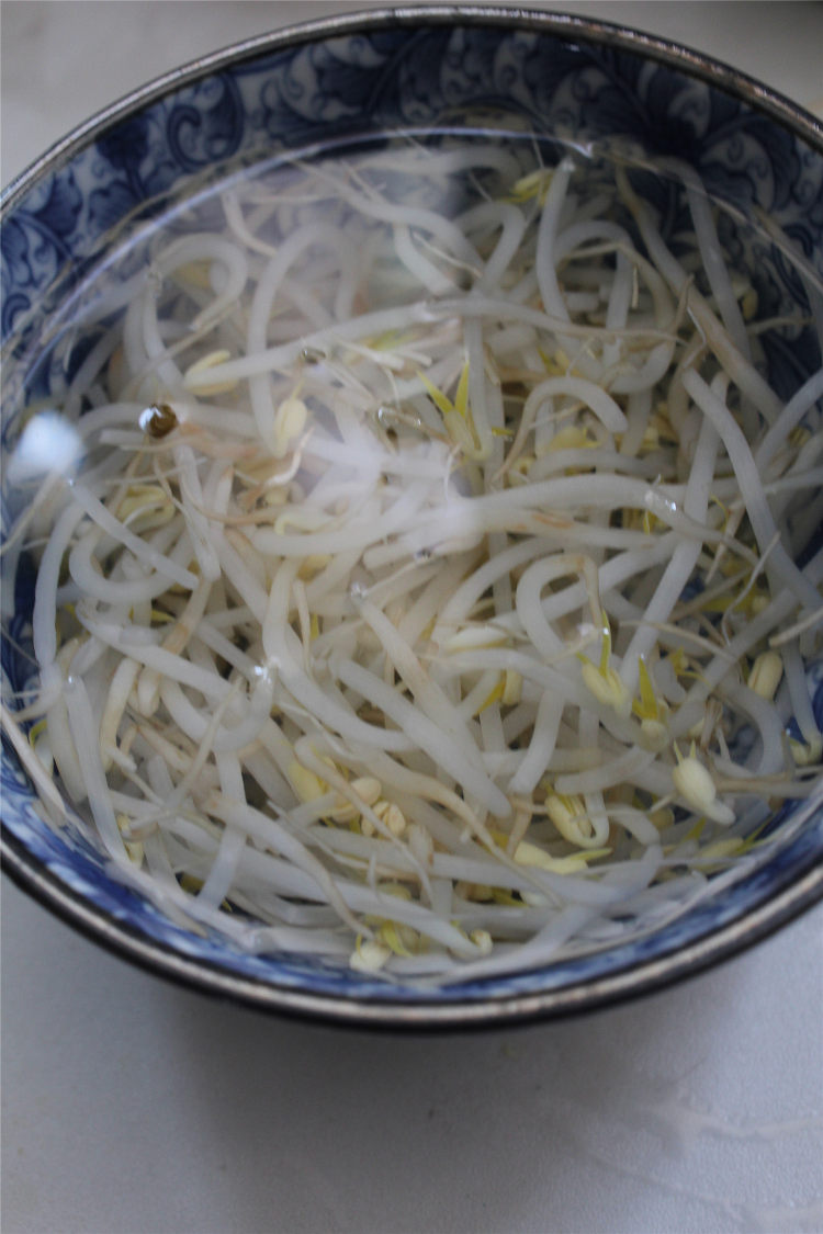 虾仁小刀面步骤6