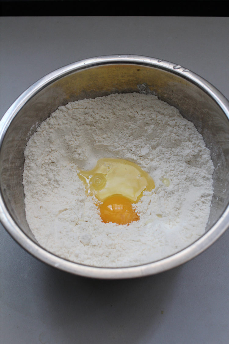 虾仁小刀面步骤1