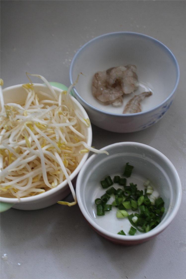 虾仁小刀面步骤4