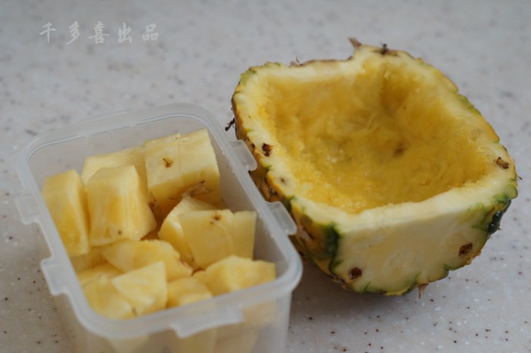 菠萝什锦炒饭步骤3