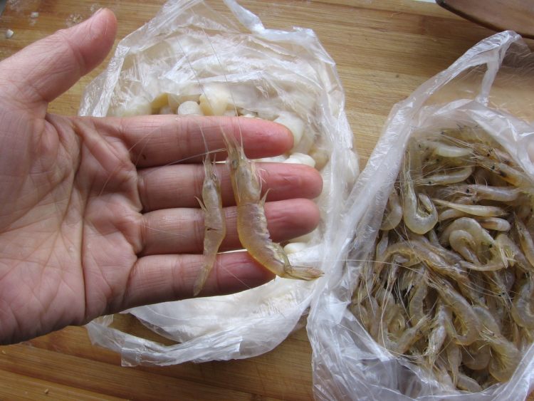 白菜拌虾步骤1