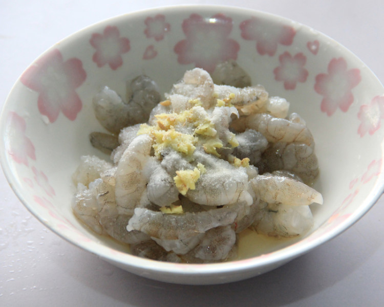 水晶虾仁步骤4