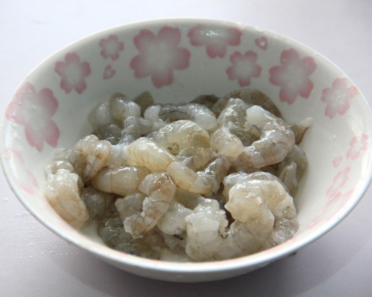 水晶虾仁步骤2