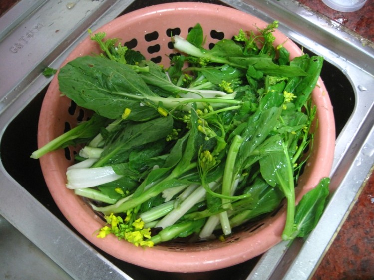 浇汁白菜心步骤1